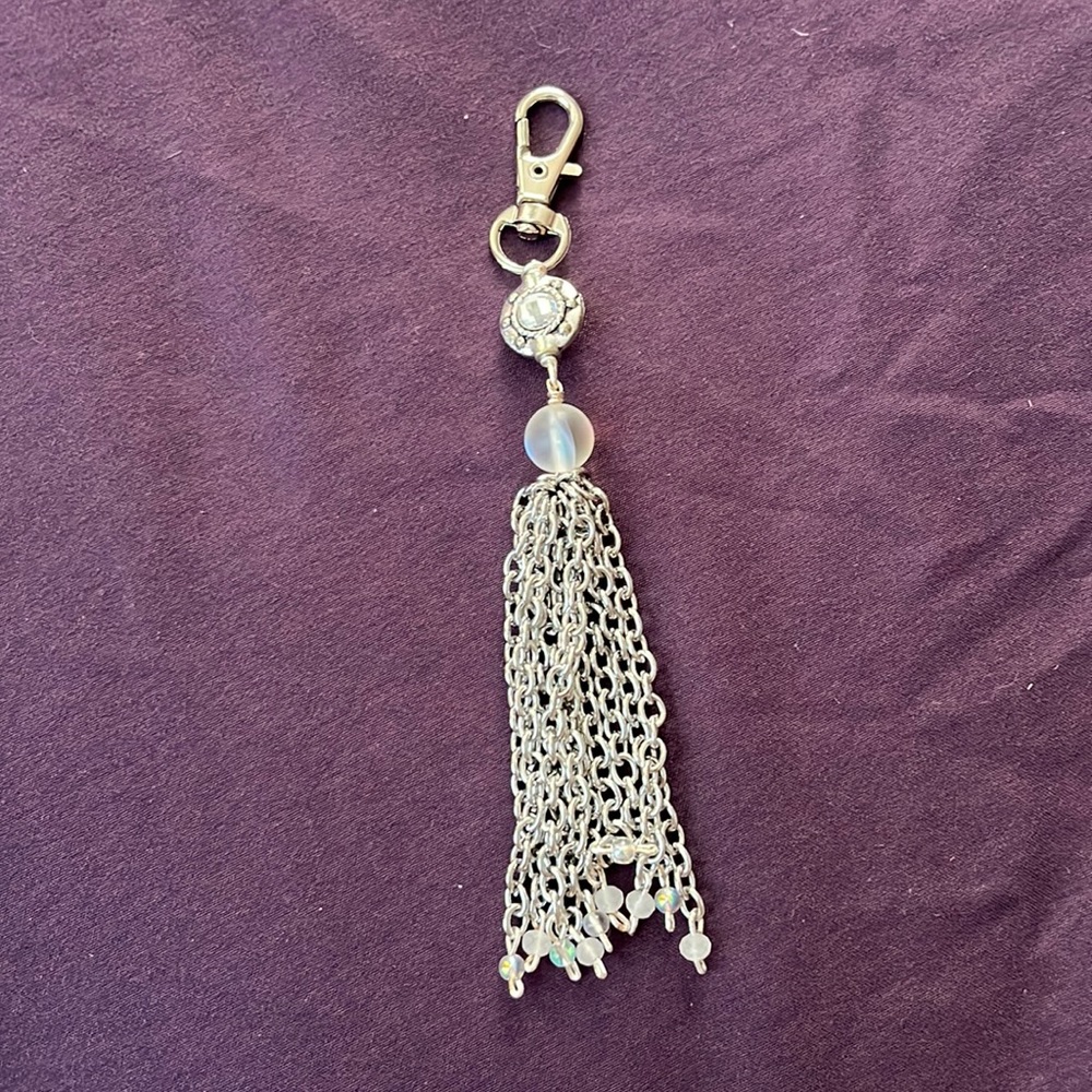 Zipper pull - frosted glass
